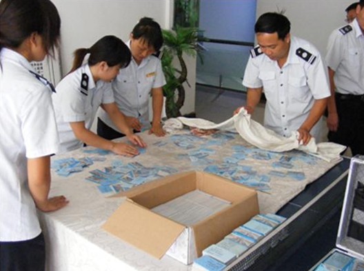 雄帝科技為高速公路通行卡提供全自動(dòng)清洗消毒設(shè)備